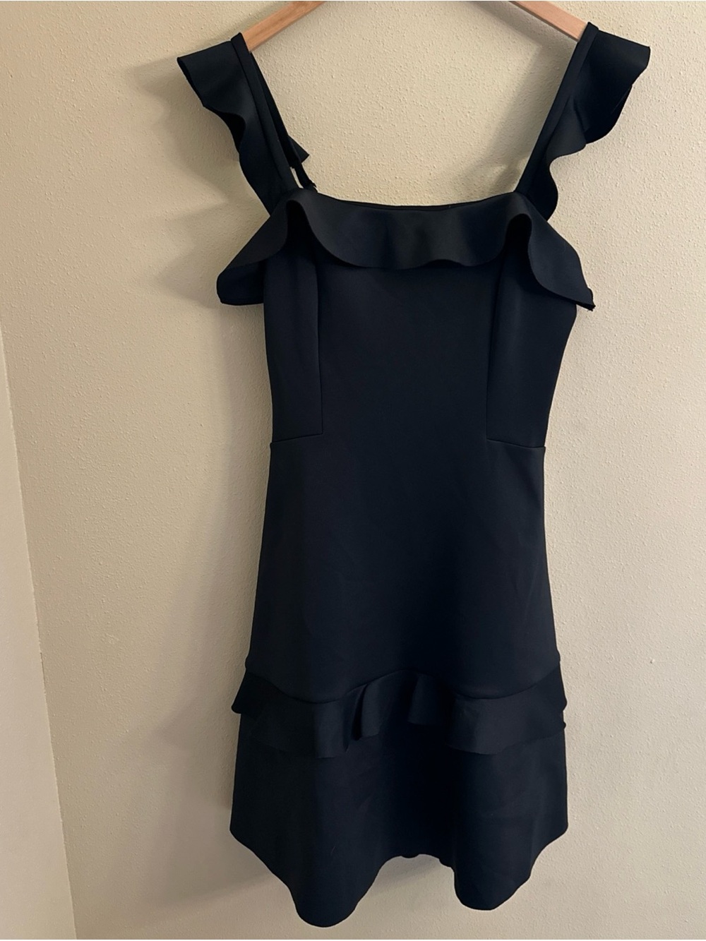 Lilly Pulitzerโ Astoria Ruffle Dress Black Size 4 Party Cocktail Sexy Classic